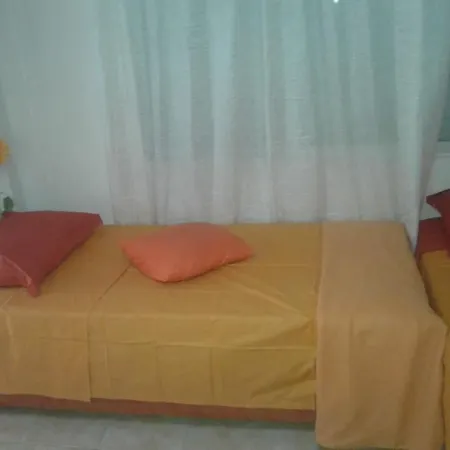 Happy Orange In Nea Kallikratia Chalkidiki Appartement *